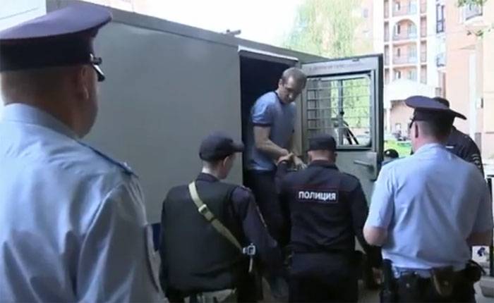 Den Ex-Colonel vum Ministère vun bannenzeg Ugeleeënheeten Zakharchenko gëtt zu den zouene Vollzug