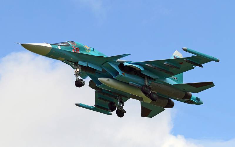 Dräi modernisierten Jagdbomber su-34 gespillt an am Ural