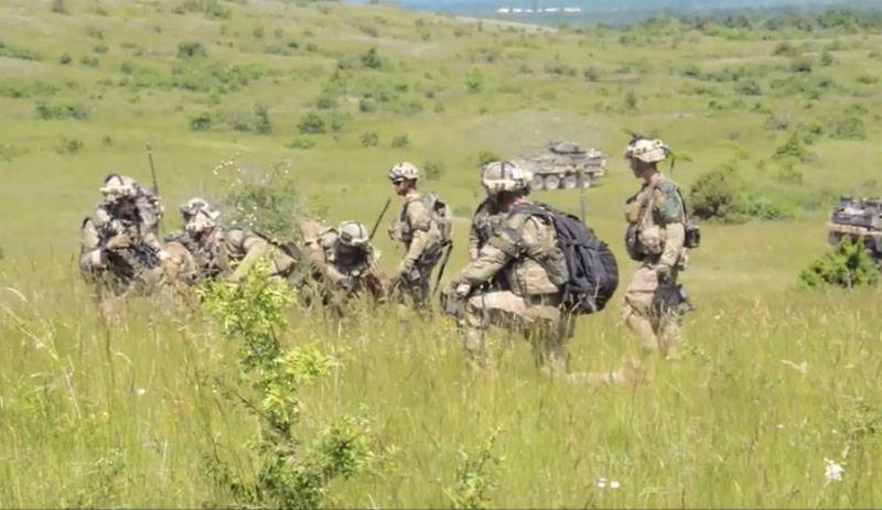 Apparu images avec сбившимся avec les coordonnées de tank des états-UNIS au cours des exercices en Roumanie