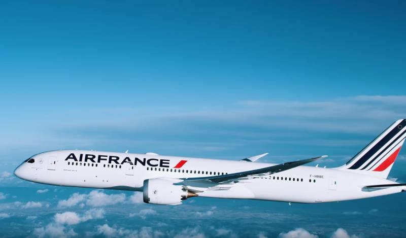 Airlines began to cancel flights over the Strait of Hormuz