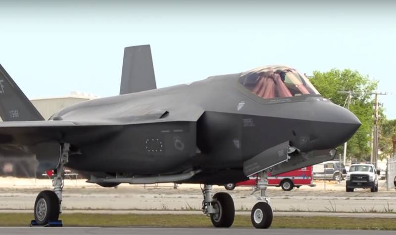F-35 ginn an d ' Kämpfer vun der sechster Generatioun