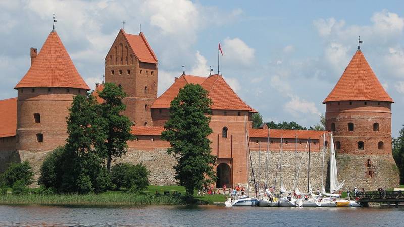Рыцарлар мен емес 