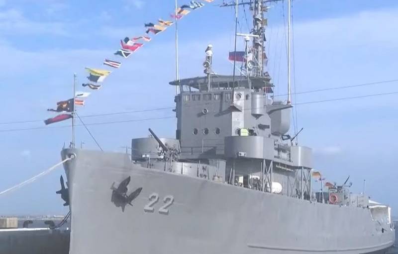 NAVY Philippinnen ofschreiwen eent vun den eelsten nach a Betrib Krichsschëffer vun der Welt