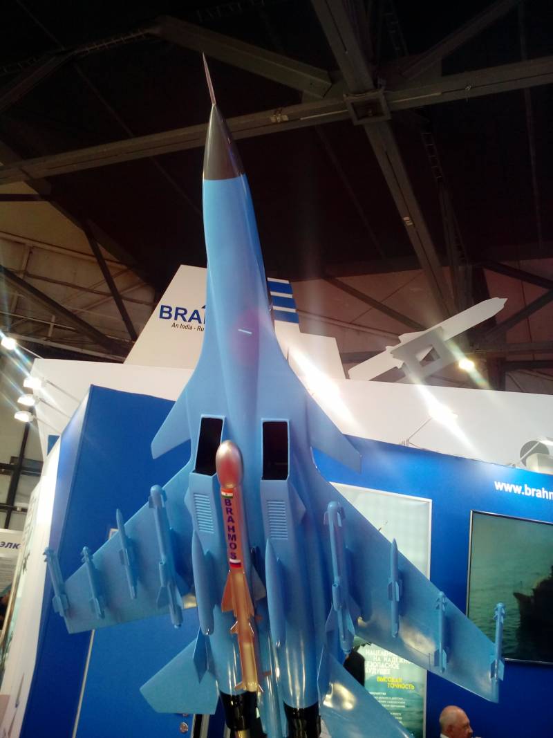 На салонында Санкт-Петербургте нақтыланды ТТС BrahMos әуе орналасу