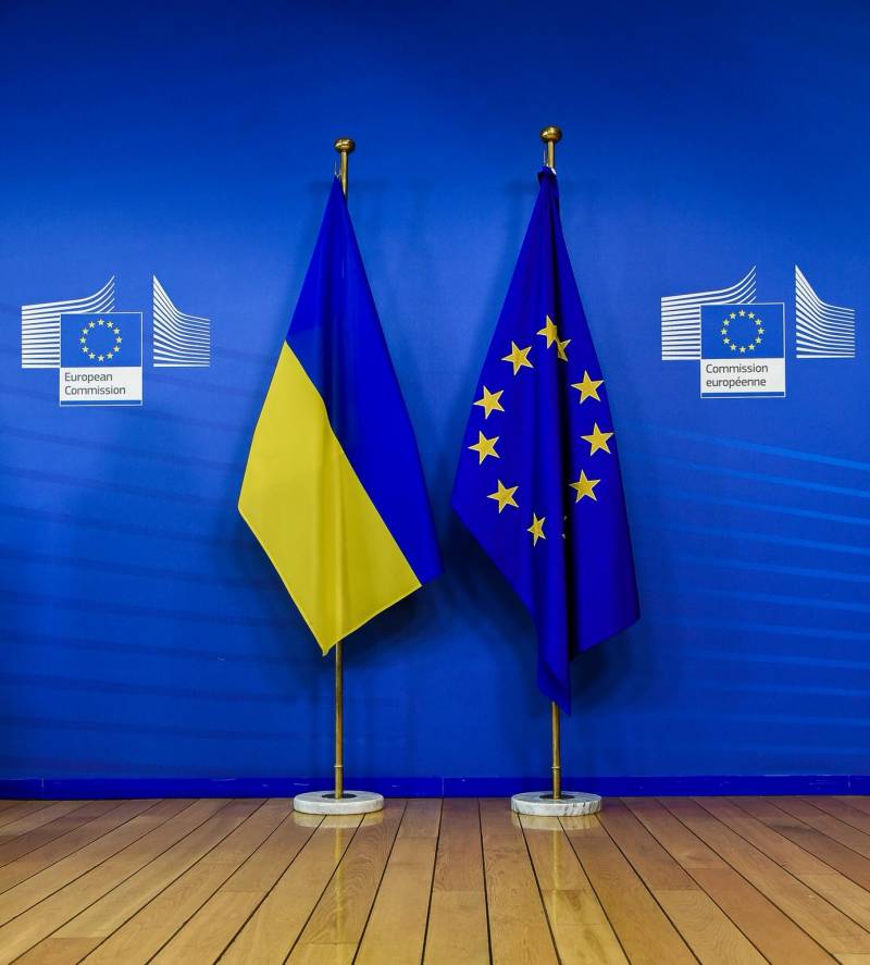 Spëtzt zu Kiew. D 'Europäesch Unioun wëll Afloss op d' Ukrain ze verléieren