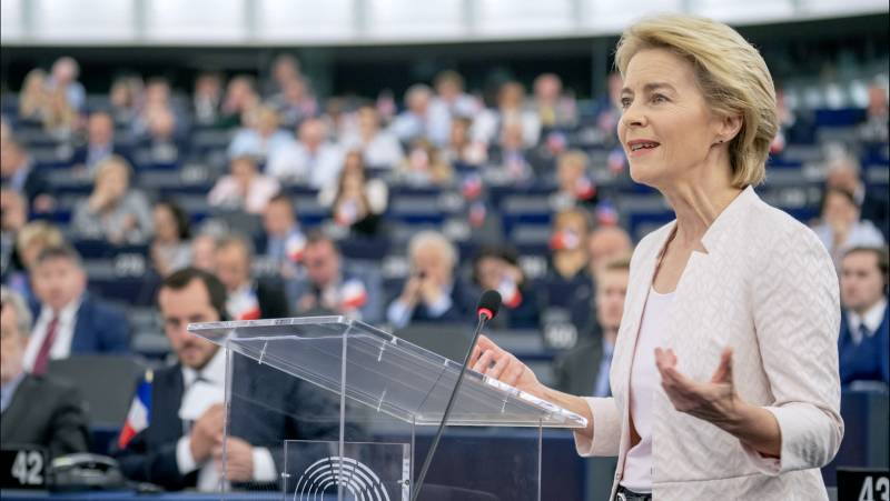 D ' Europäesch Kommissioun an de President vun der dreizehnte