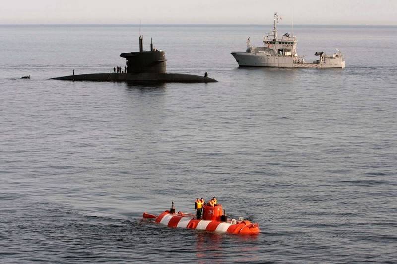 The Russian Navy adopts a new program of rescue of submarines