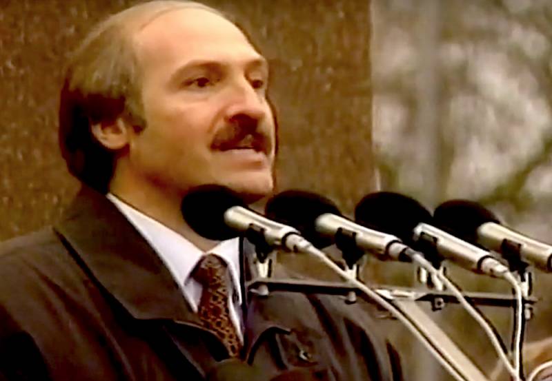 Viru 25 Joer gouf President Alexander Lukaschenko Wäissrussland