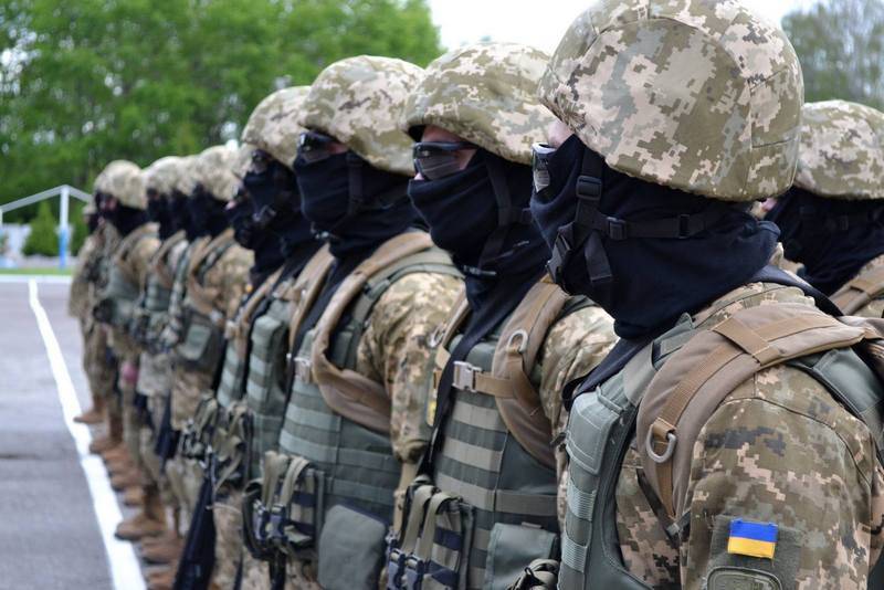 Les forces spéciales CONVENUES entièrement refusera soviétique d'armes et de munitions