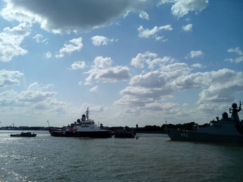 Preparations for the naval parade in 
