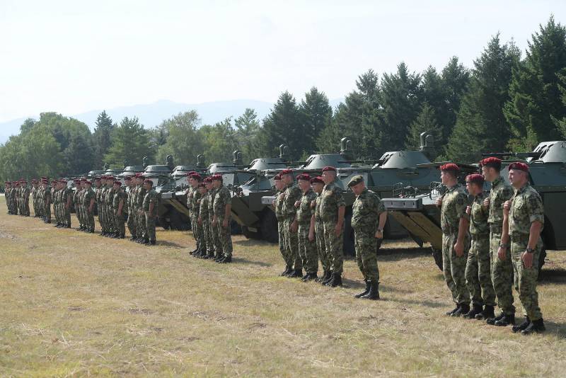 La russie a remis à titre gracieux de la Serbie modernisés БРДМ-2MS