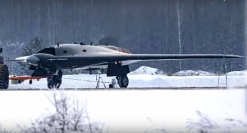 Il est rapporté sur le premier vol d'un DRONE AVEC-70 