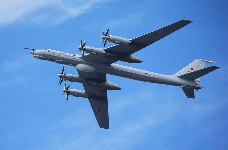 Paar ASW-Tu-142 flog entlang der Aleuten und Alaskas
