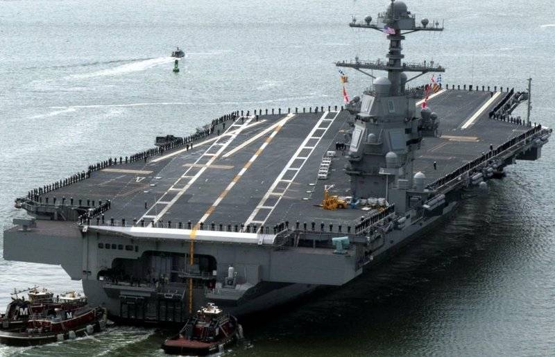 Auf dem neuesten Flugzeugträger von Seestreitkräften der USA 