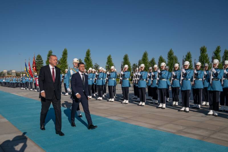 Experts have suggested that Zelensky want to learn from Erdogan to normalize relations with Russia