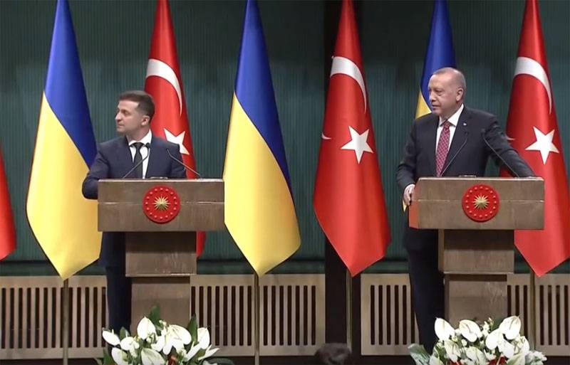 Erdogan on Zelensky bracelets with the names of 