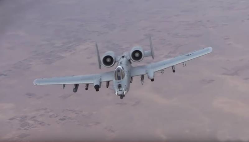 Amerikanische A-10 mit neuen Flügeln