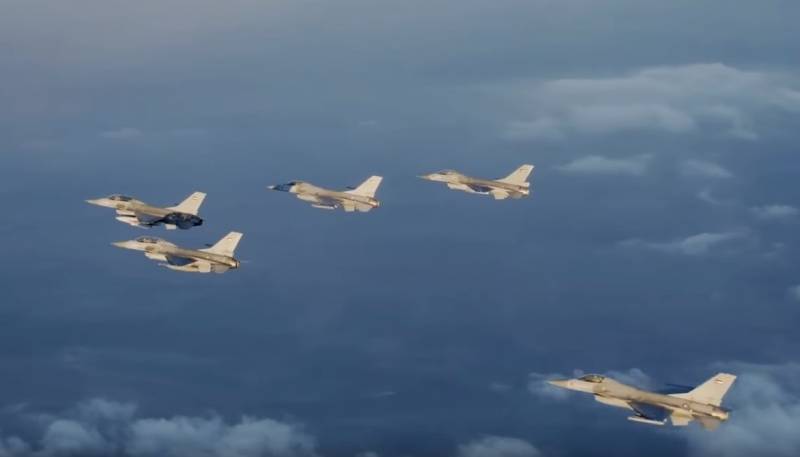 Jordanische F-16 Fléien op privat Arméie
