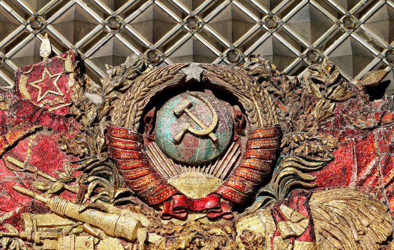 Ursaach vun der Zesummebroch vun der UdSSR - d ' Angscht virum Krich