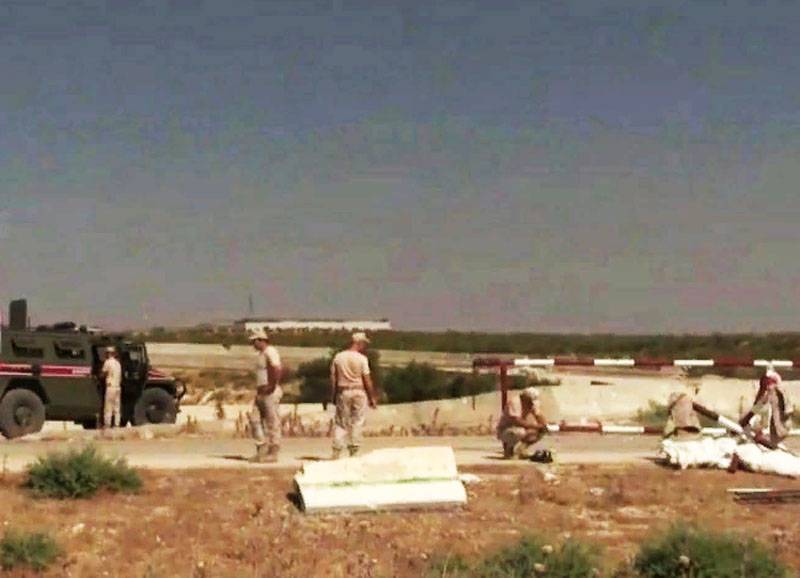 Les soldats russes bénéfice de turc d'observation en Syrie