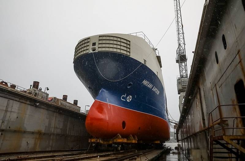 У Владивостоці спущений на воду малий морський танкер проекту 03182 для ТОФ