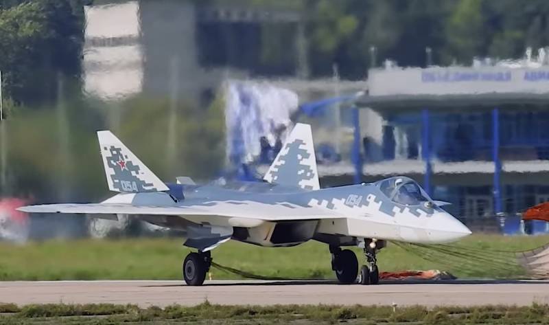 Auf MAX-2019 stellten die Export Version der su-57