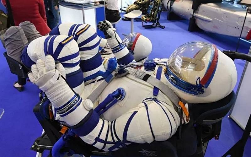 The new suit will deprive the Russian cosmonaut 
