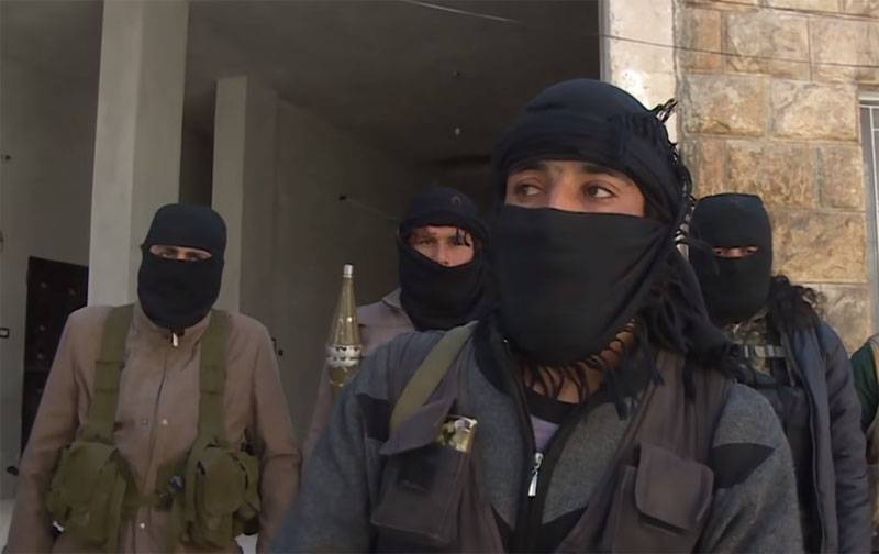 Déclaré que les troupes AMÉRICAINES ont causé des roquettes sur la base de combattants à Idlib