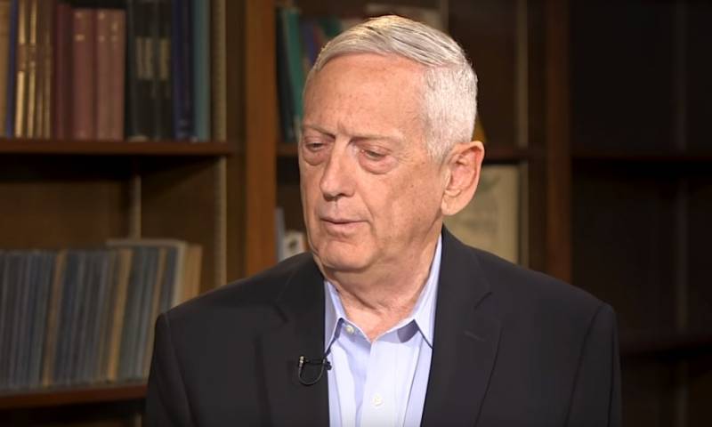 L'ex-ministre de la défense des états-UNIS a appelé 