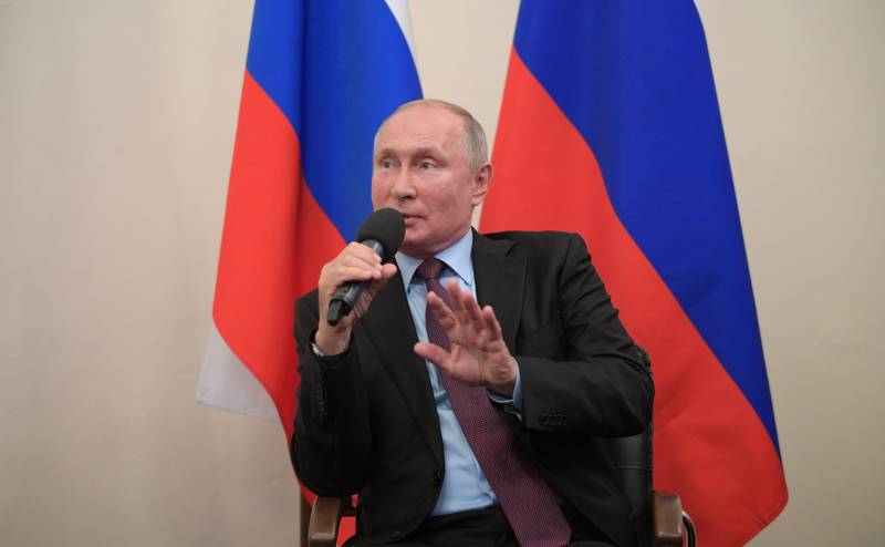 Gehalt Plus Einnahmen minus. Die Paradoxien der Russischen wirtschaftlichen Wahnsinn