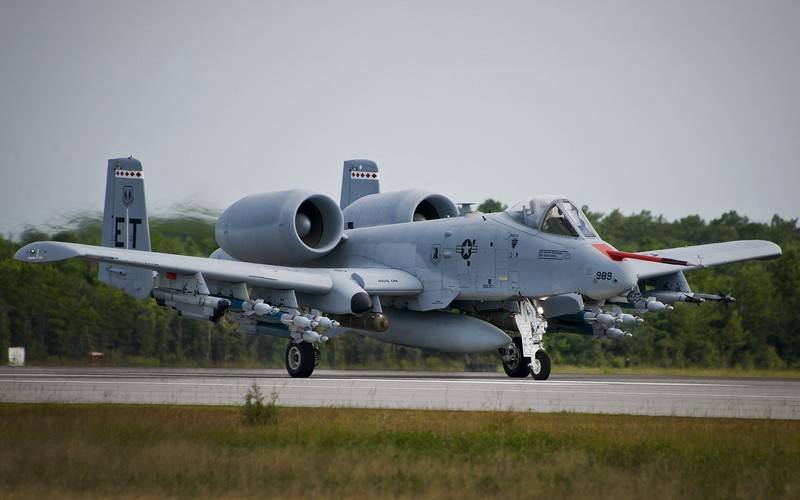 Amerikanesch Jagdbomber A-10 Thunderbolt II beschloss rearm