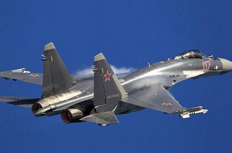 Russiske jagerfly, su-35 lavet et fly til Istanbul