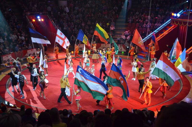 Merk Av En Potet Feil. Hele verden er en scene, og bare Ukraina – sirkus!