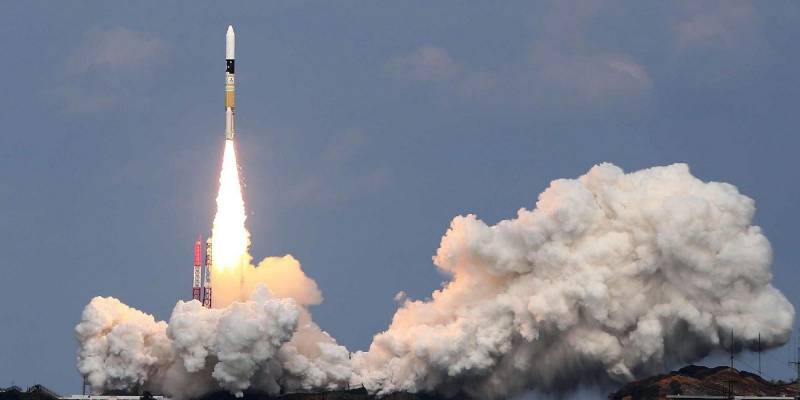 BCC Japan an de Weltraum kucken. Stellar Eegeverdeedegung