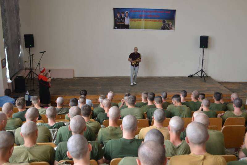 In Ukraine for the presidential regiment bought maracas and Cuban drums