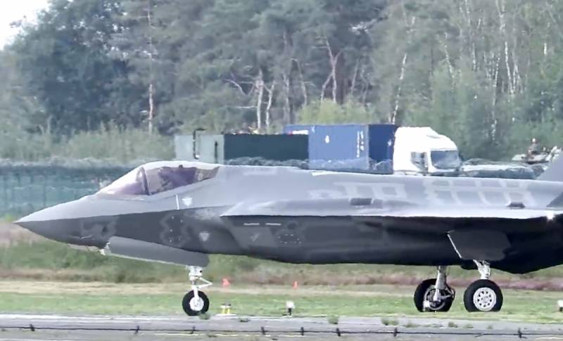 F-35 der italienescher Loftwaff fir d ' éischt kéier bei der Missioun operativen
