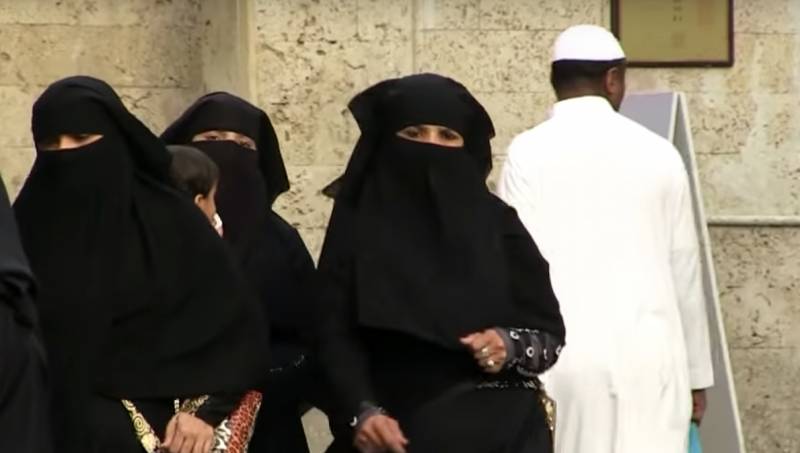 Women in Saudi Arabia are allowed to serve in the army