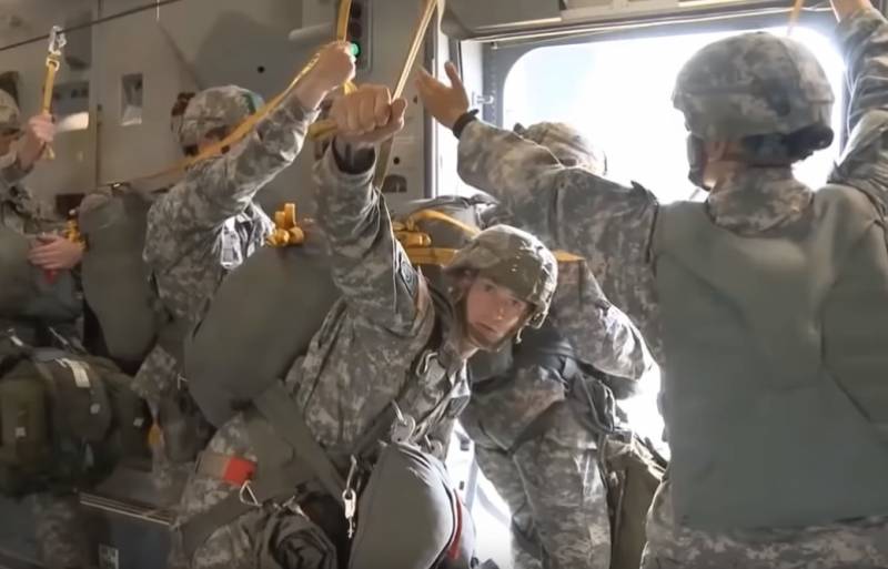 In the United States suspended the exercises for the unsuccessful landing of paratroopers