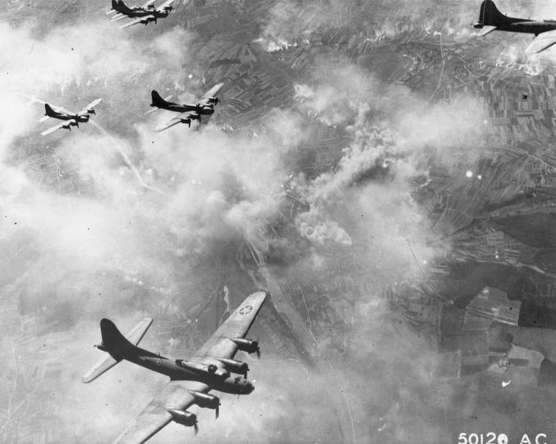 Waffen am Zweete Weltkrich. Schwéiere Bomber