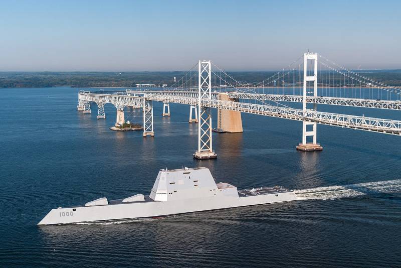 Le projet de Zumwalt: la tant attendue finale de nouveau reportée