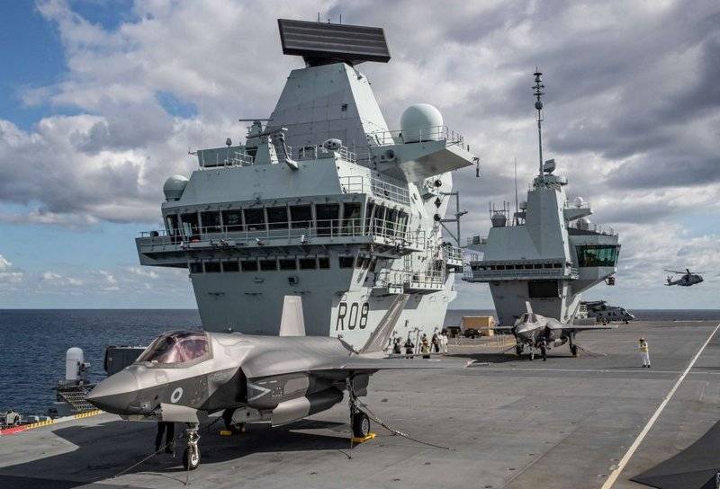 British carrier-based F-35B for the first time got on Board of the aircraft carrier Queen Elizabeth