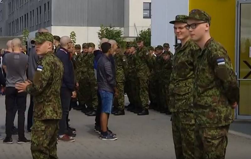 Precio de los soldados-срочников ejército de estonia, que harán que enseñar estonio