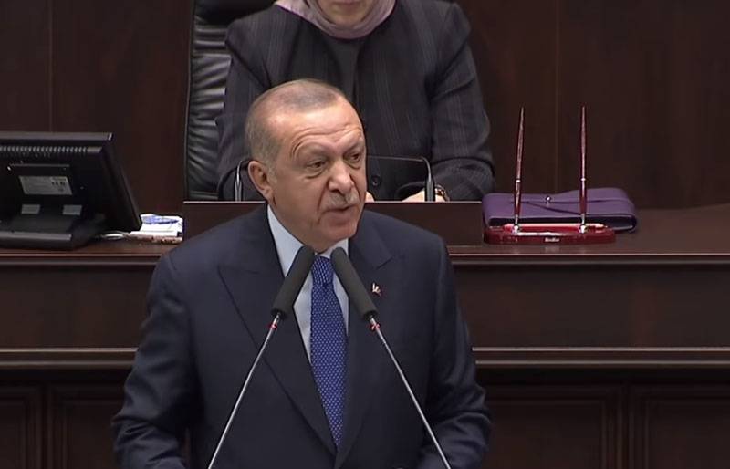 Erdogan geschéckt e Bréif un Trump an de Papierkorb