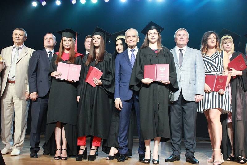 Graduates will work on the DPR. But not all are happy about