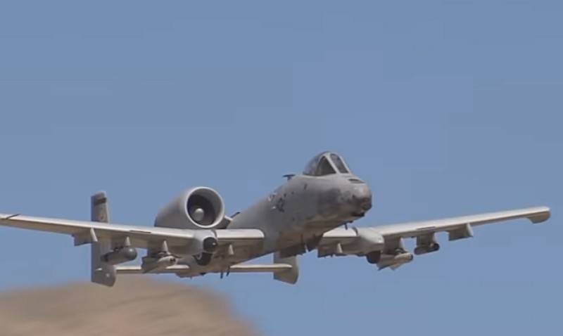 Amerikanesch Jagdbomber A-10 Thunderbolt II kréien Surround-Direktioun-System
