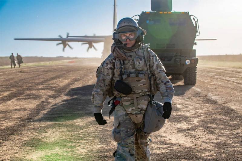 Marsch der US-Truppen in Deir eZ-Zor: die Demonstration der Nichtverfügbarkeit kämpfen mit einem starken Gegner