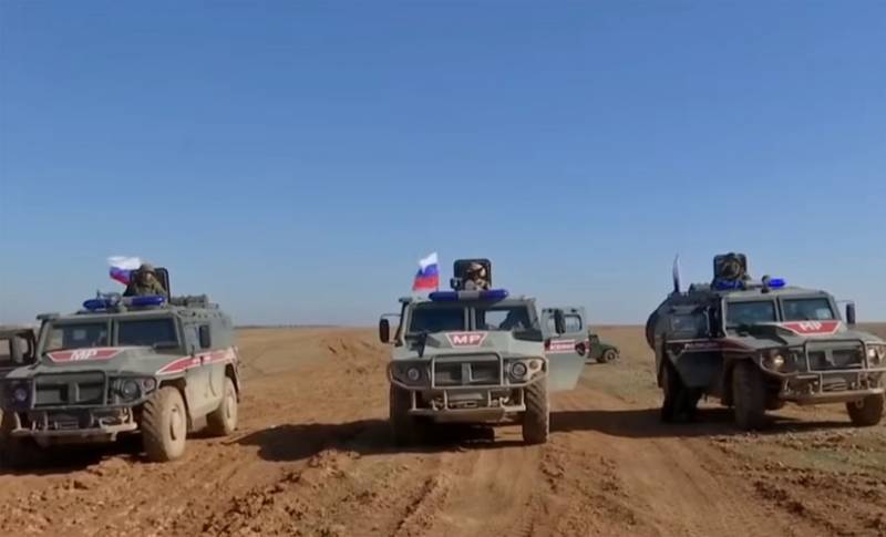 Footage of armored vehicles of the military police of the Russian Federation: 
