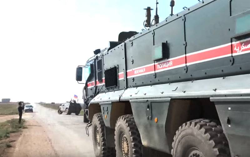 D 'Militärpolizei vun der Russescher Federatioun, sot iwwer den Zweck vun der iwwerdroung vun Helikopteren op d' fréier US-Basis a Syrien