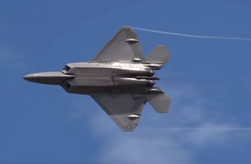 In the United States about the incident, 2013: the Pilot of the F-22 was making fun of the pilot of the F-4 air force of Iran over the Persian Gulf