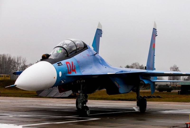 La force aérienne de la Biélorussie ont reçu une deuxième paire de chasseurs Su-30SM